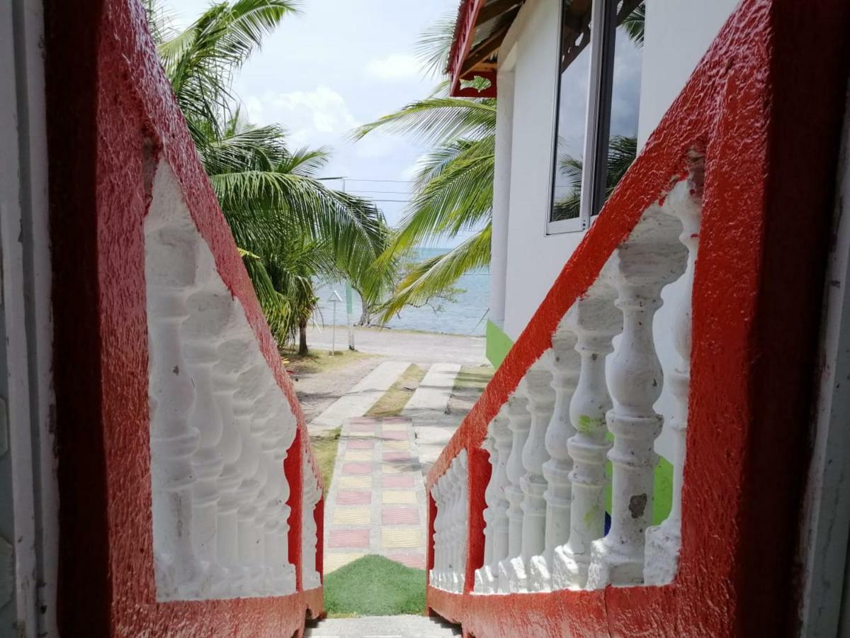 ホテル Posada Valerie Archibolds エクステリア 写真